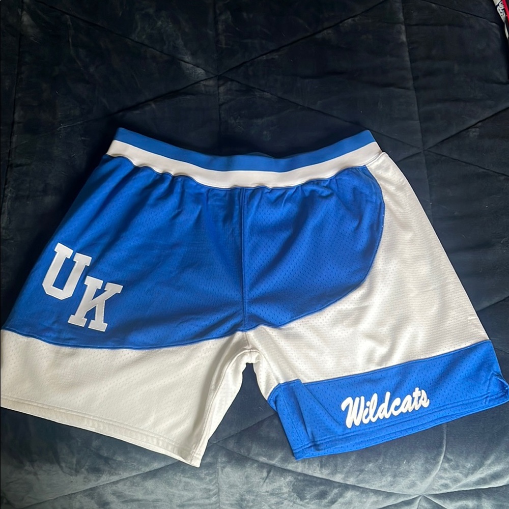 Kentucky Wildcats 1993 Retro game Shorts
